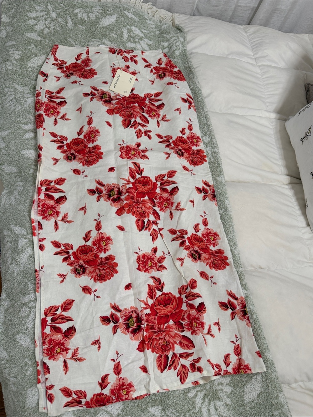 Peppermayo White Skirt with Red Rose Print Size US 6